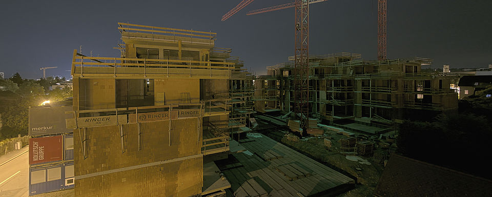 Livebild Baukamera 1 - Webcam 'Gesamtpanorama Südseite' - Baustelle Neubau Wohnanlage Raiffeisenstraße 201, 8041 Graz (ca. 5 Minuteninterval)