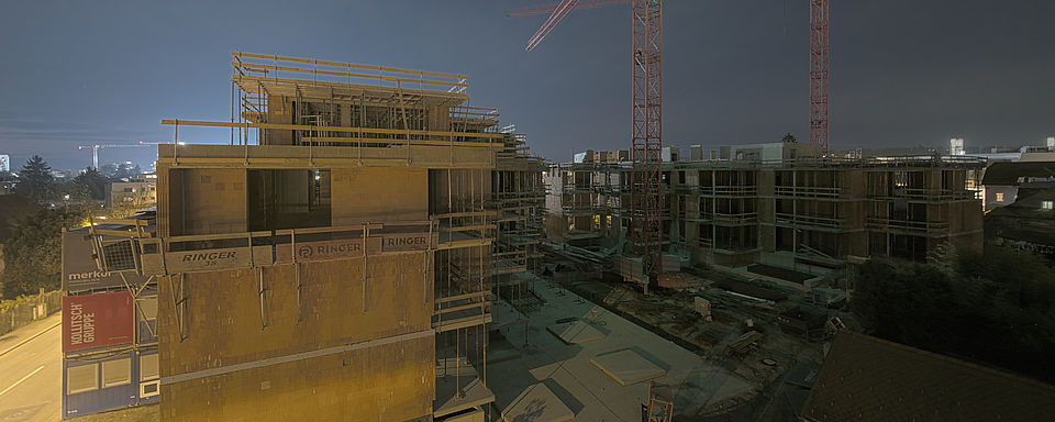 Livebild Baukamera 1 - Webcam 'Gesamtpanorama Südseite' - Baustelle Neubau Wohnanlage Raiffeisenstraße 201, 8041 Graz (ca. 5 Minuteninterval)