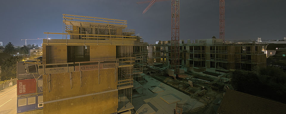 Livebild Baukamera 1 - Webcam 'Gesamtpanorama Südseite' - Baustelle Neubau Wohnanlage Raiffeisenstraße 201, 8041 Graz (ca. 5 Minuteninterval)